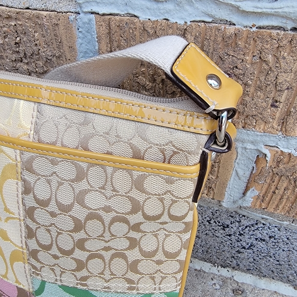 Coach Y2K Vintage Pastel Signature Patchwork Flower Swingpack Crossbody - Picture 4 of 14